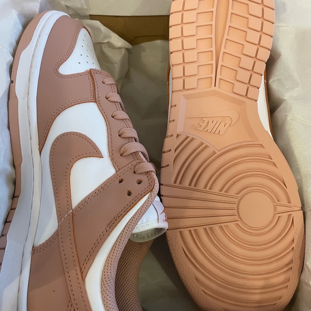 Rose whisper Nike dunk low